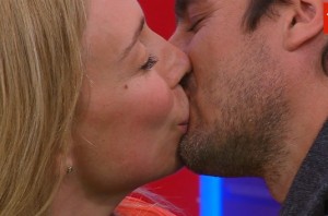273 300x198 Karen Doggenweiler se besó con Jorge Zabaleta