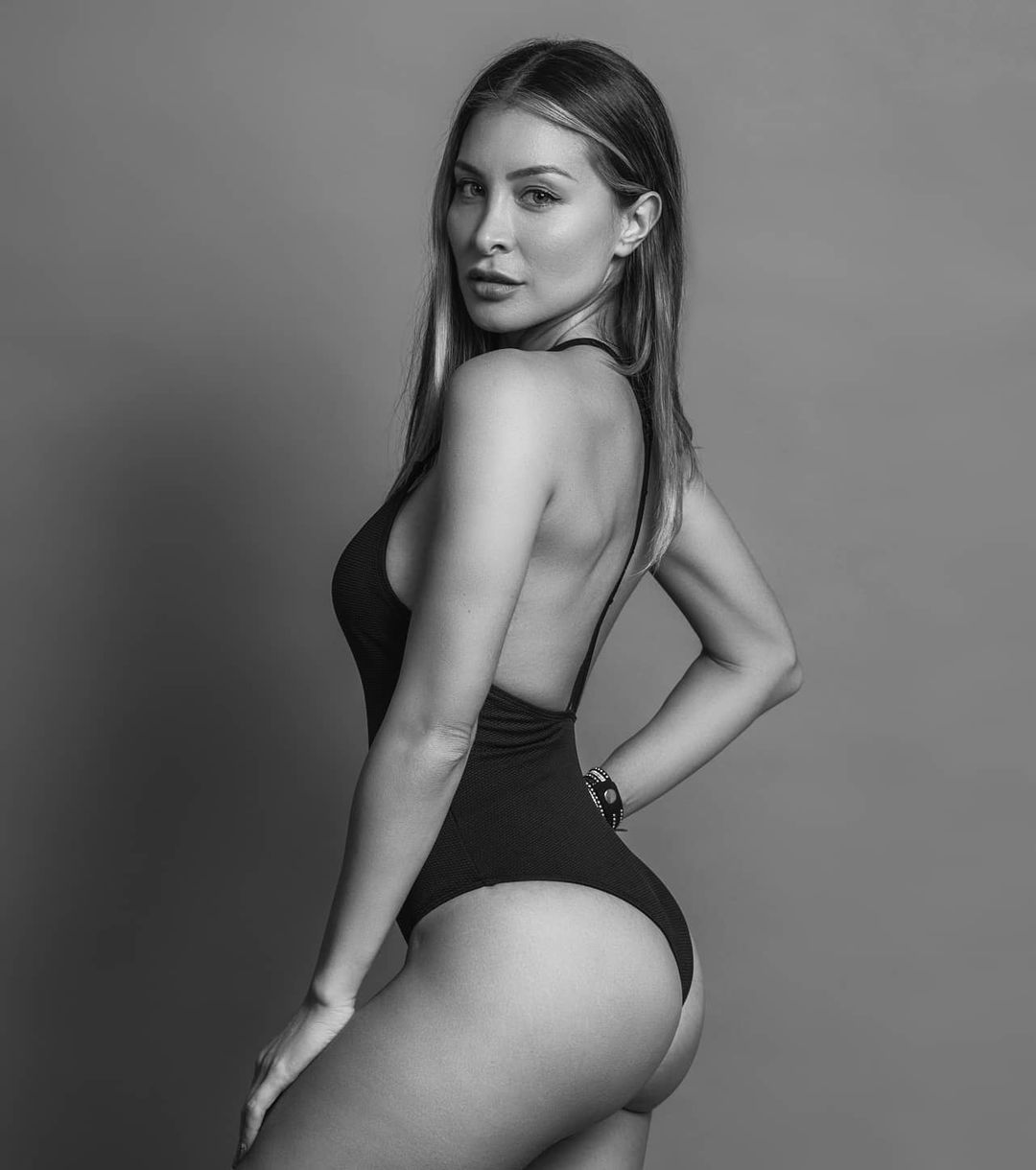 Sabrina Sosa Encanta Con Sus Fotograf As En Redes Sociales Tecache Cl