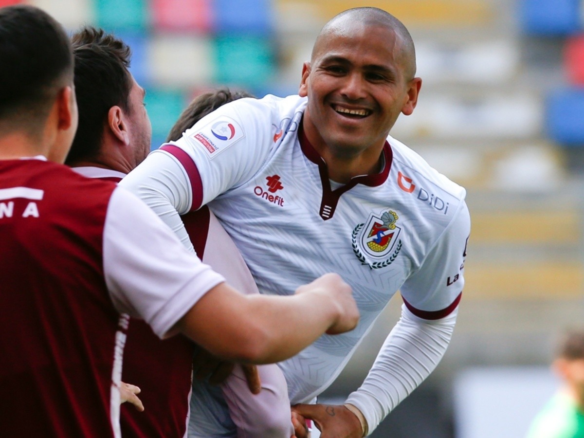 Humberto Suazo llegó a 100 goles en Campeonatos Nacionales Te Caché