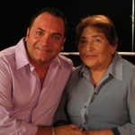 Luis Jara y su madre
