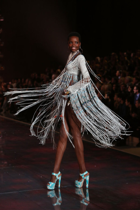 NEW YORK, NY - NOVEMBER 10: Model Maria Borges walks the runway during the 2015 Victoria's Secret Fashion Show at Lexington Avenue Armory on November 10, 2015 in New York City. (Photo by Taylor Hill/Getty Images)