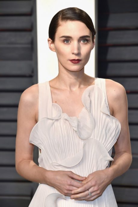 BEVERLY HILLS, CA - FEBRUARY 26: Actor Rooney Mara attends the 2017 Vanity Fair Oscar Party hosted by Graydon Carter at Wallis Annenberg Center for the Performing Arts on February 26, 2017 in Beverly Hills, California.   Pascal Le Segretain/Getty Images/AFP