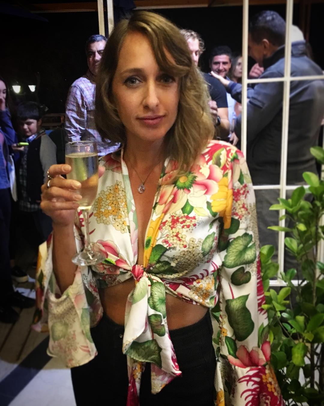 Actriz Andrea Velasco se luce en bikini