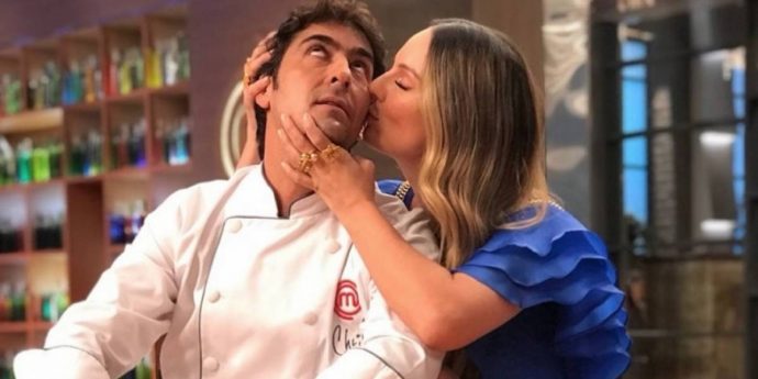 En Colombia La Vez Que Surgieron Rumores De Romance Entre Chris Carpentier Y Animadora De Masterchef Celebrity Tecache Cl