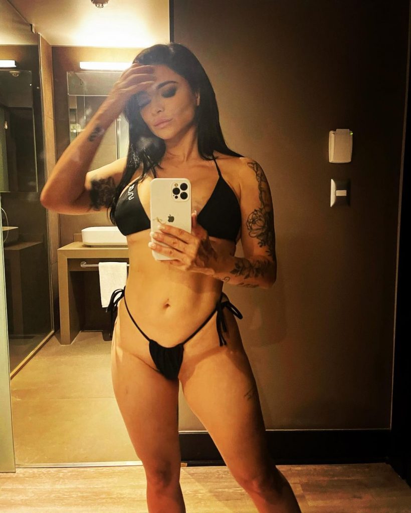 Antonella Ríos posa en aplaudidas fotos en lencería - Tecache.cl