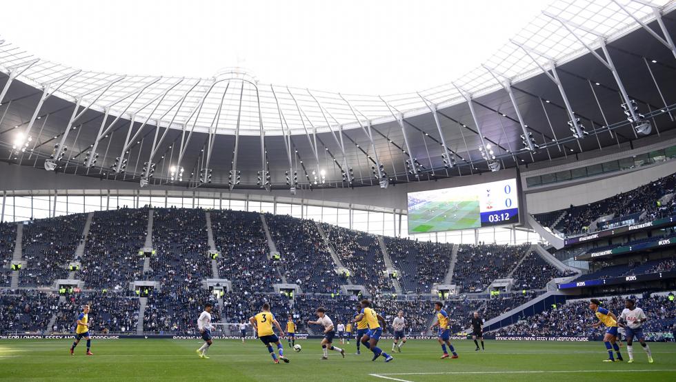 Realiza su primer entrenamiento en el nuevo estadio El Tottenham