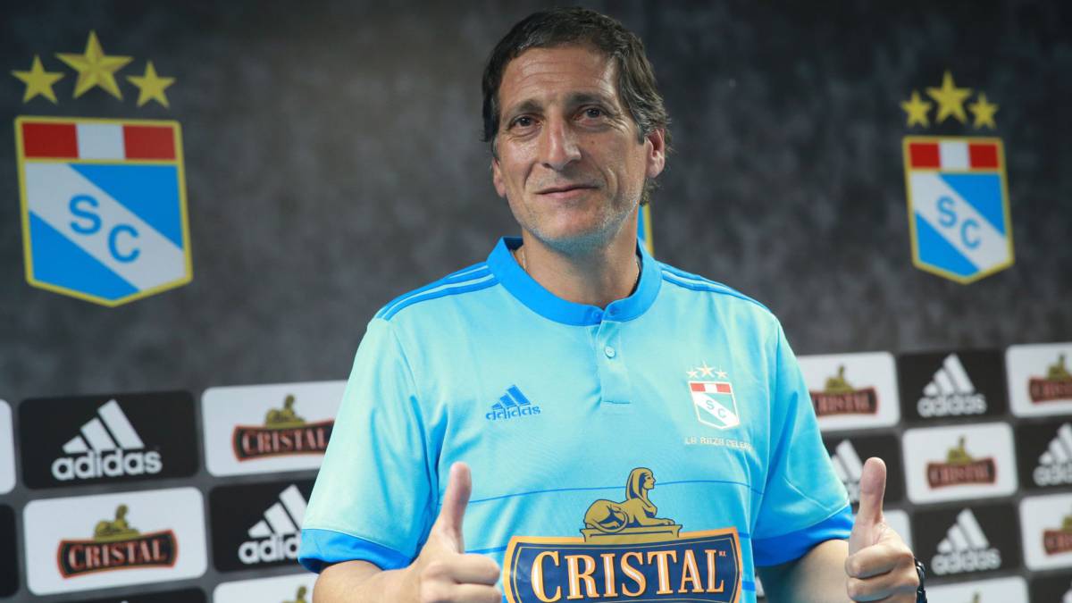 Para Mario Salas, Paredes y Valdivia no jugaran en el partido con la Universidad de Concepción