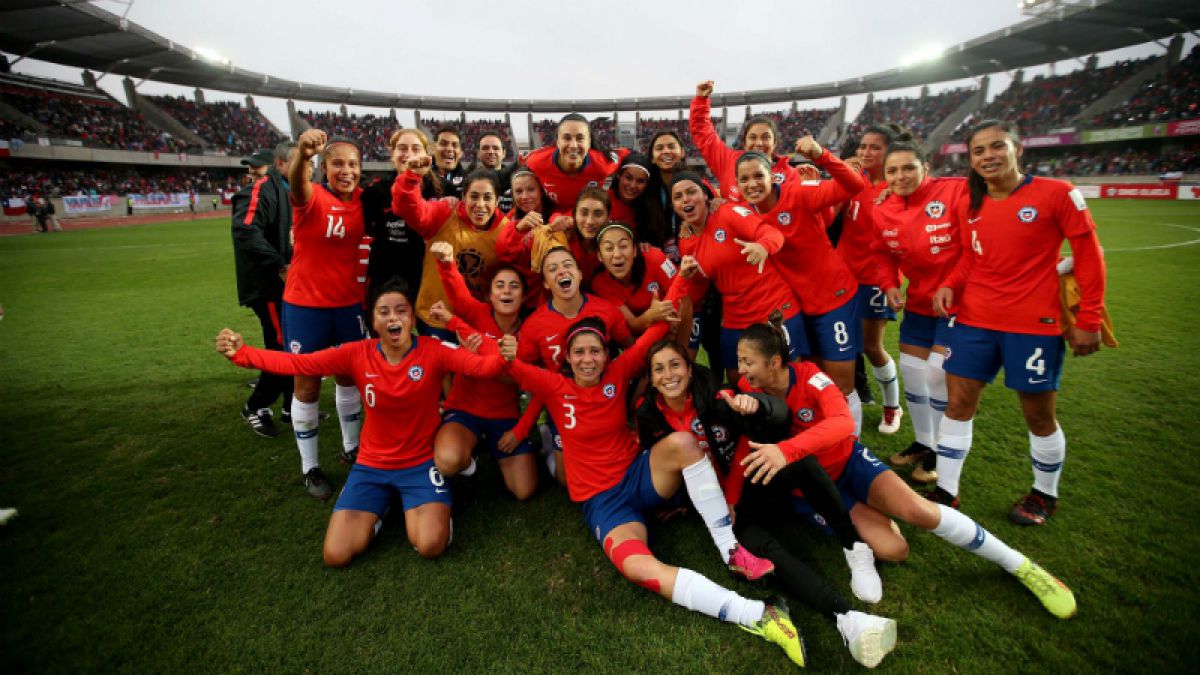 El futbol profesional en el día Internacional de la Mujer