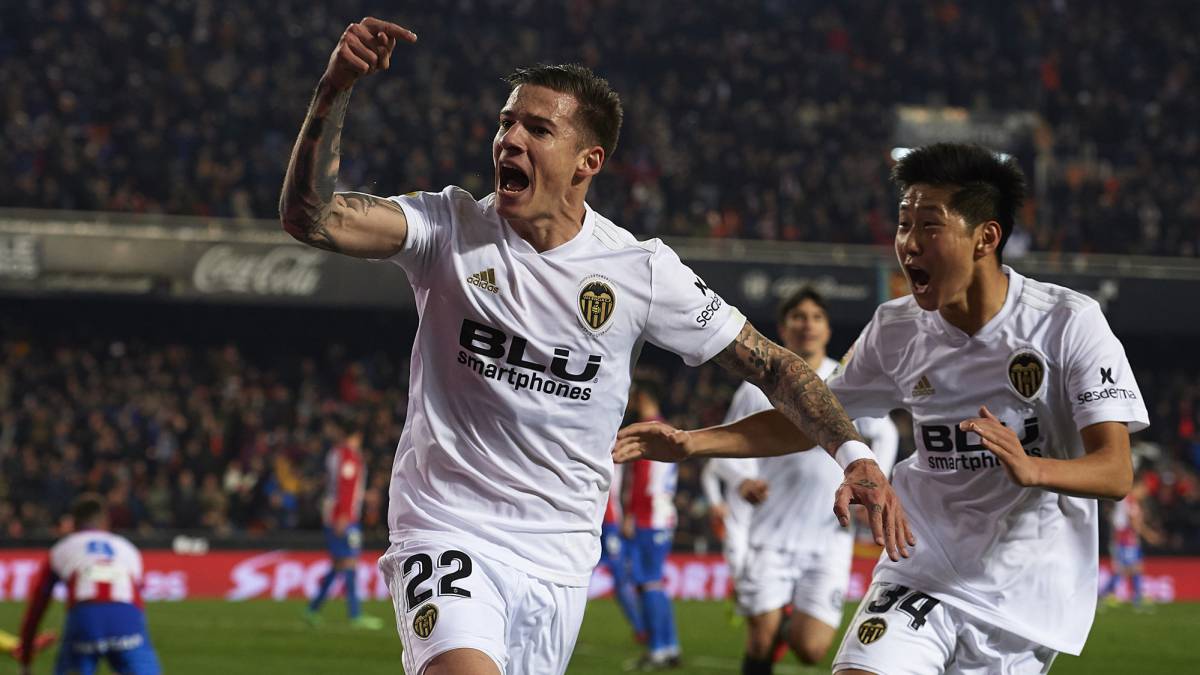 Valencia 3 – 0 Sporting Gijón, Mina y Ferran llevan al Valencia a cuartos de final