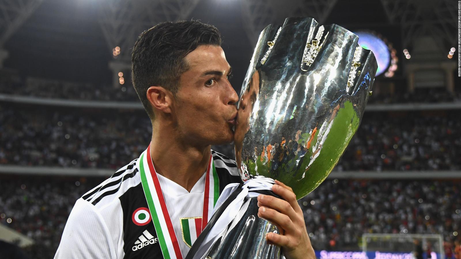Esto fue lo que le dijo cristiano Ronaldo a un aficionado antes de firmarle la camiseta del Madrid