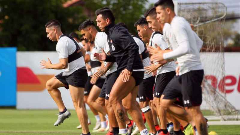 Otra baja en Colo Colo complica a Mario Salas