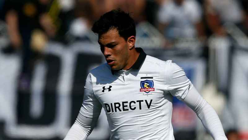 El Necaxa le arrebata importante defensor a Colo Colo