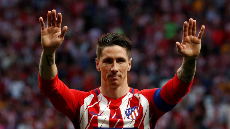Histórico delantero español anuncia su retiro del fútbol