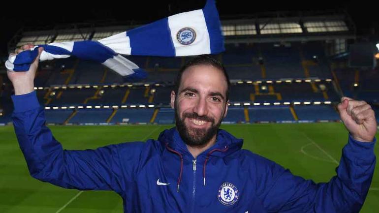 La Juventus no se plantea el retorno del delantero argentino Higuaín