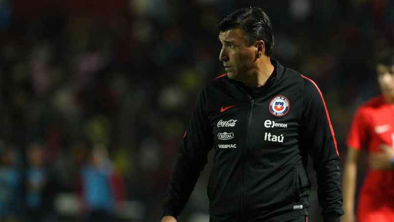 Héctor Robles tiene los días contados en la sub 20