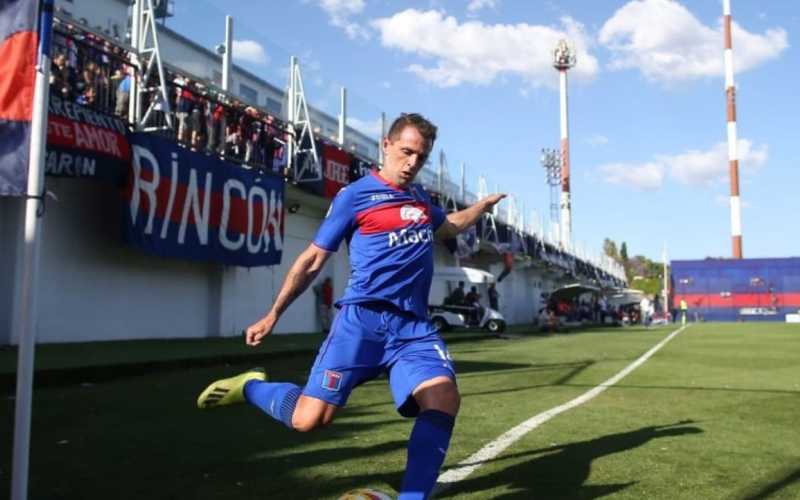 Montillo descarta terminar su carrera en la U por culpa de Heller