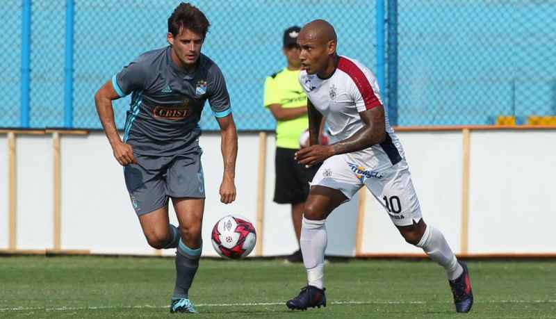 Omar Merlo podría llegar a Colo Colo para el 2019