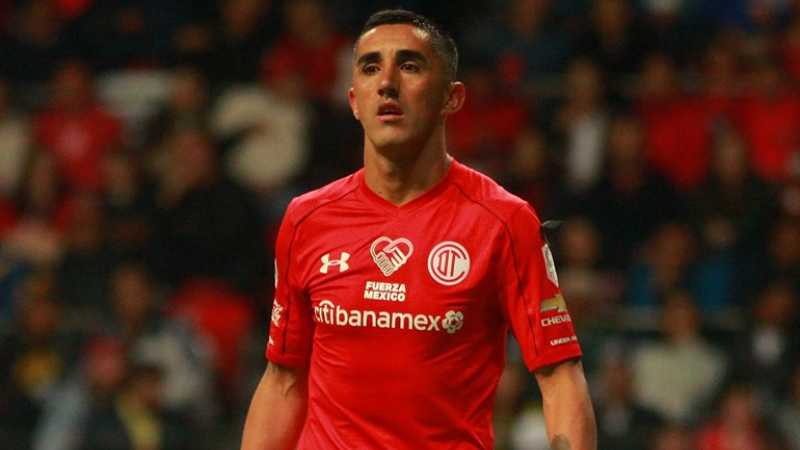 Osvaldo González no sigue en Toluca y podría volver a Chile