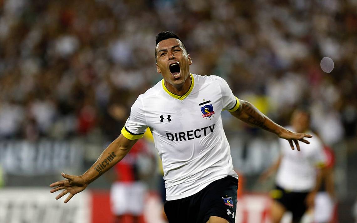 Esteban Paredes sería baja nuevamente en Colo Colo