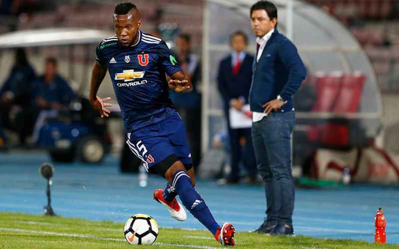 Everton buscaría reforzarse con defensa de Universidad de Chile