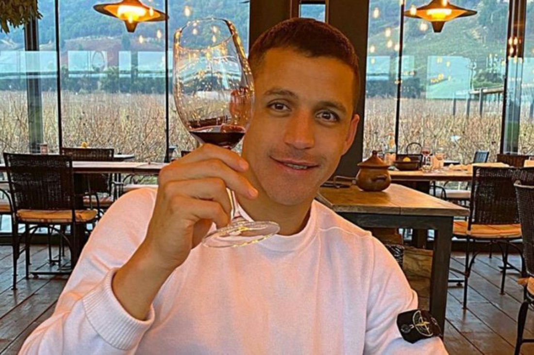 Demandan a Alexis Sánchez tras compra de terreno en Paine