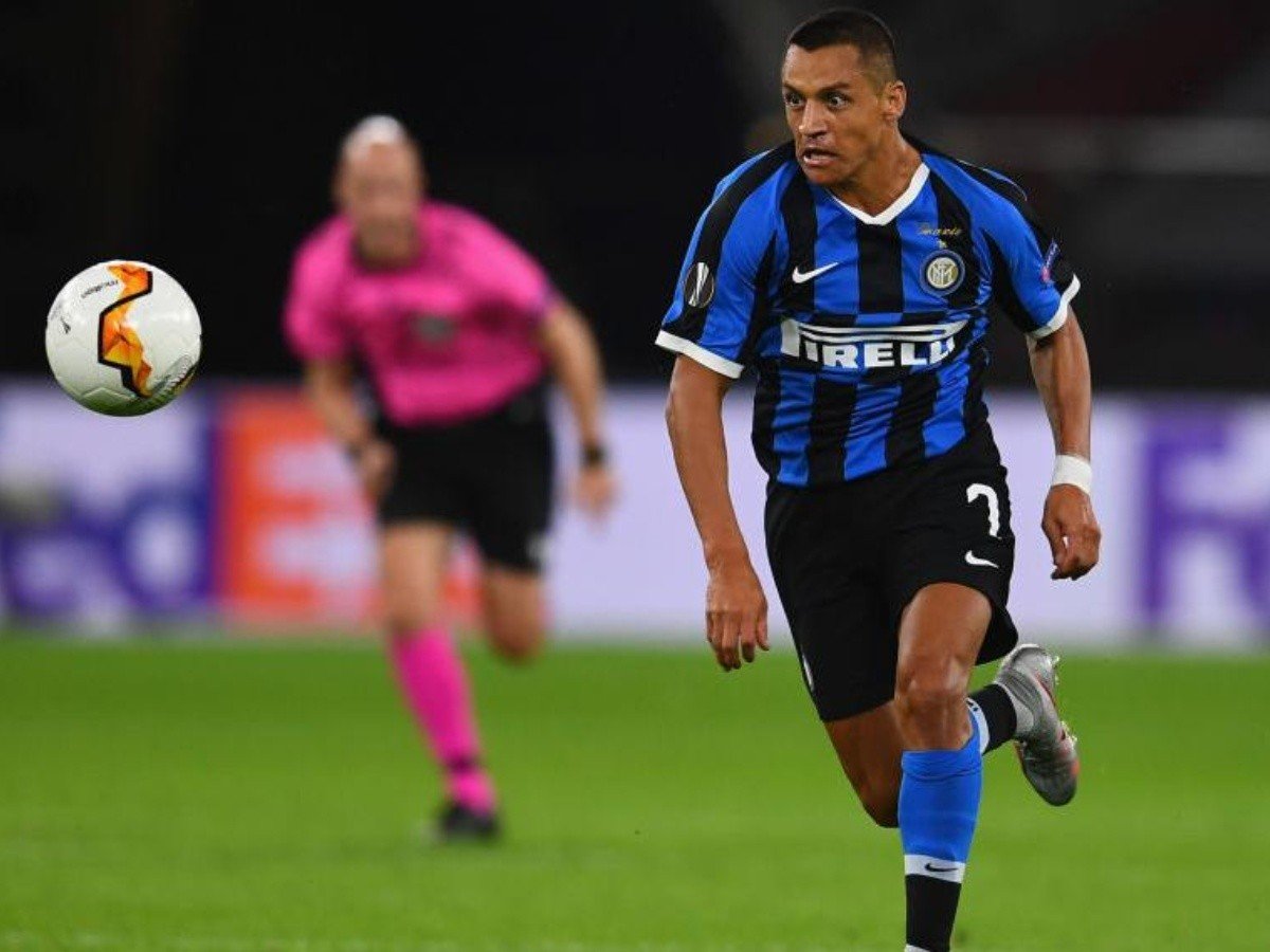 Con Sánchez lesionado, Inter derrotó al Leverkusen y es semifinalista de la Europa League
