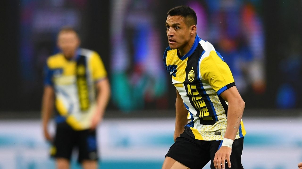 Alexis abandonó duelo de Inter ante la Roma por problemas físicos