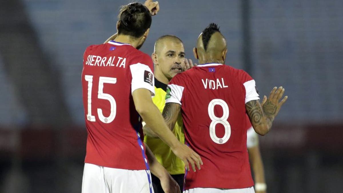 Eber Aquino volverá a dirigir a La Roja en clasificatorias tras polémica