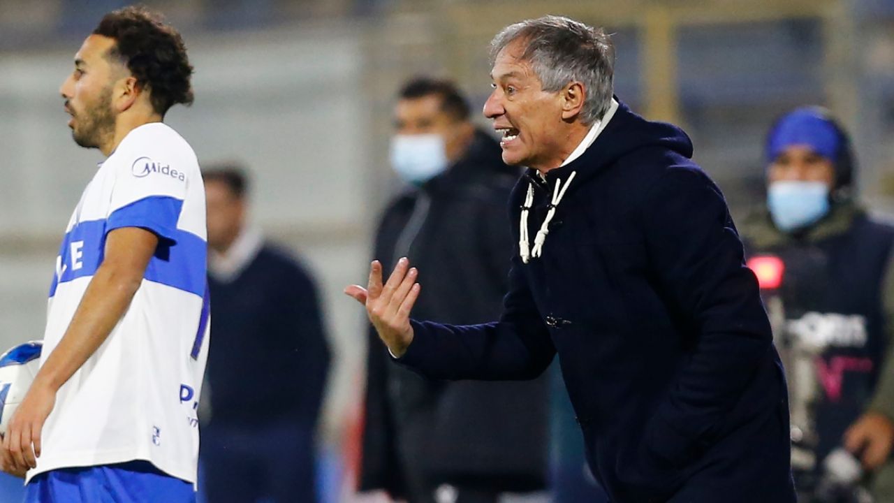 Los dos jugadores que dejarían la UC tras no convencer a Ariel Holan