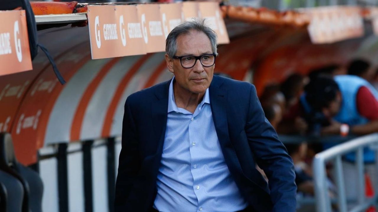 Aseguran que Ariel Holan acordó su regreso a Universidad Católica
