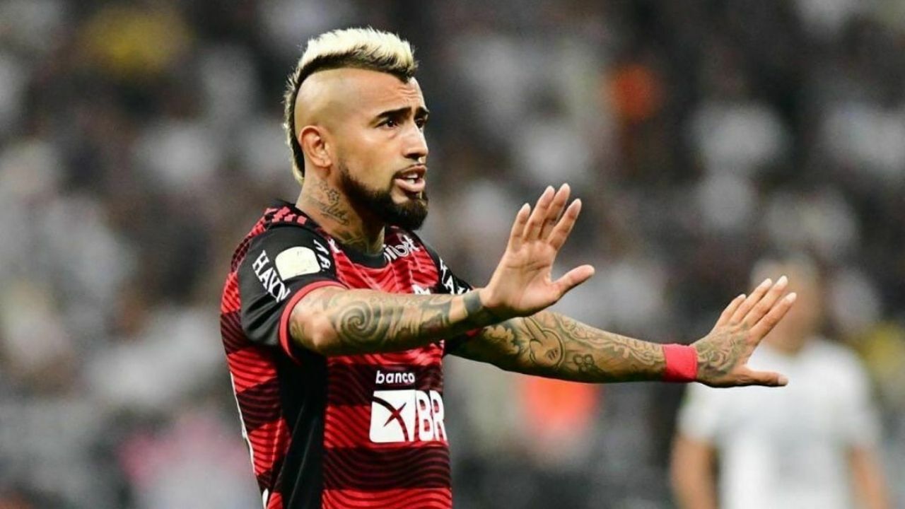 Arturo Vidal se disculpó por su comportamiento en Flamengo