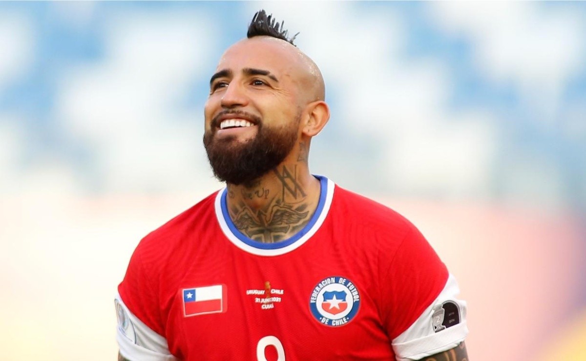 «21 títulos en mi carrera»: Vidal responde a quienes lo acusan de ser ‘mala influencia’