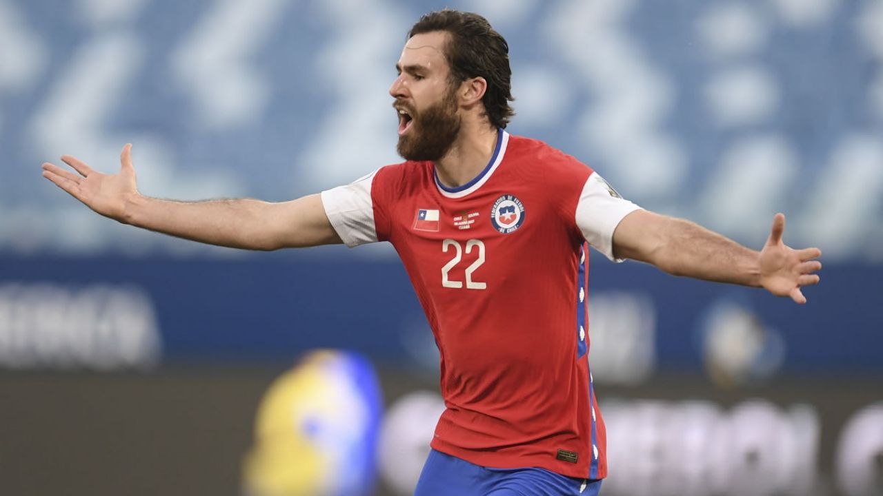 Ben Brereton llegó a Chile para sumarse a los trabajos de La Roja