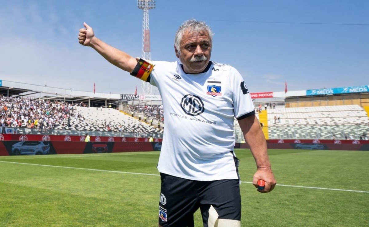 Hinchas de Colo Colo eligieron imagen para la estatua Caszely