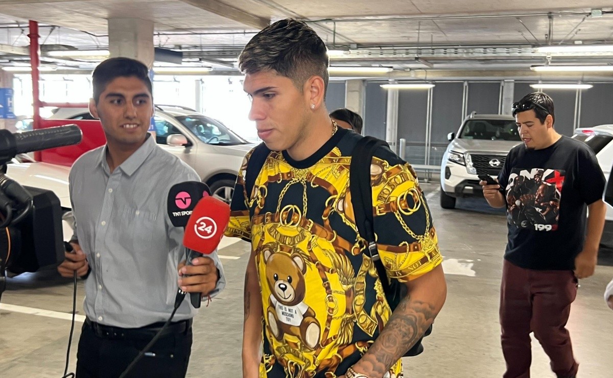Carlos Palacios arribó a Chile para sumarse a Colo Colo