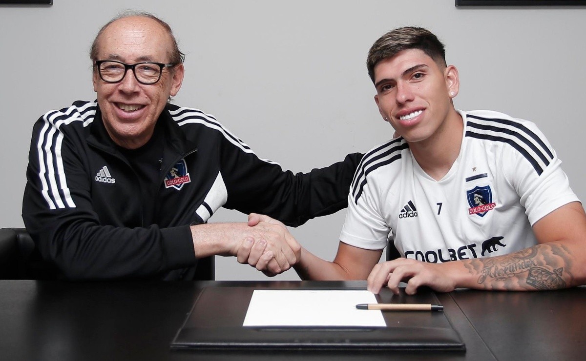 Colo Colo oficializa la llegada de Carlos Palacios al plantel