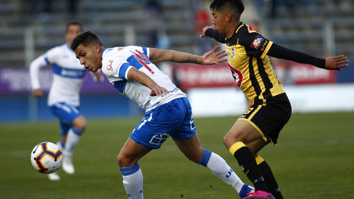 Católica recuperó el liderato goleando a Coquimbo