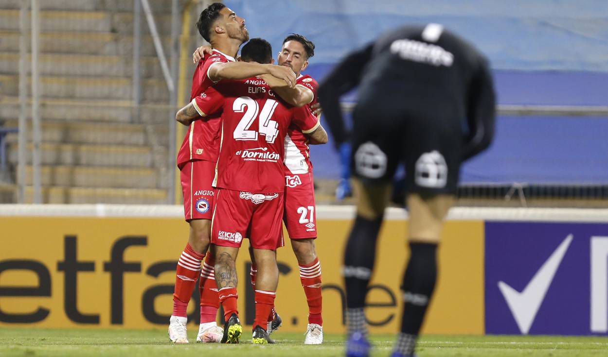 Los memes que dejó la derrota de Católica ante Argentinos Juniors