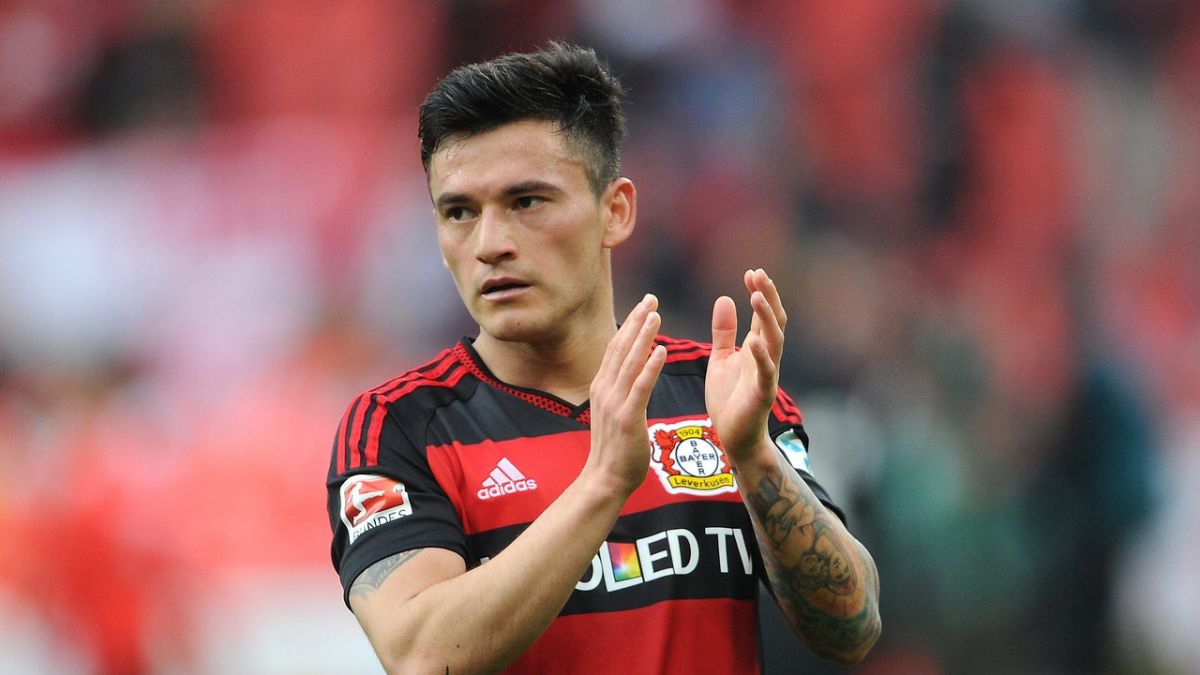 Charles Aránguiz dice no a las ofertas y continuará en el Leverkusen
