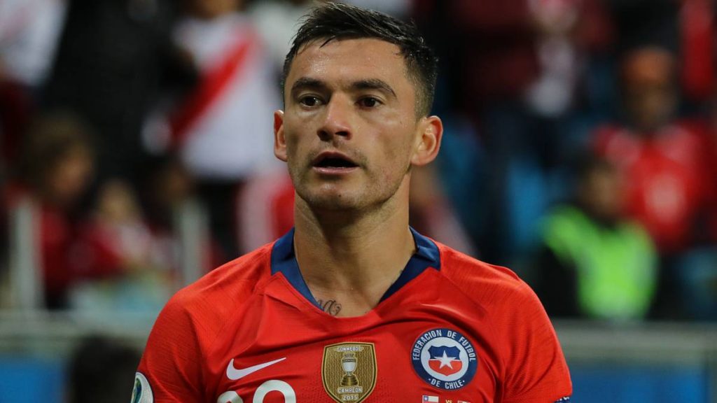 Charles Aránguiz es duda para los próximos partidos de La Roja