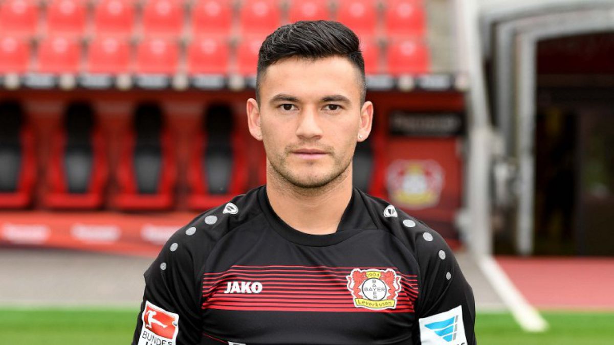 Charles Aránguiz renovó con el Leverkusen
