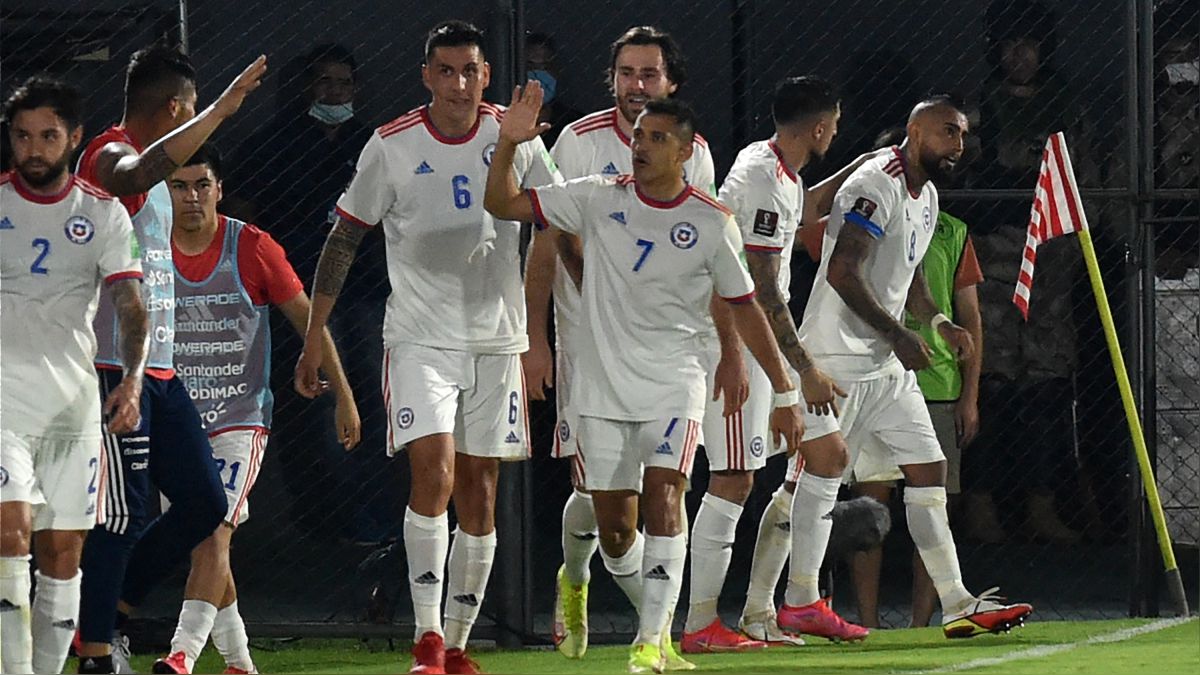 La Roja vence a Paraguay y sigue viva rumbo al mundial