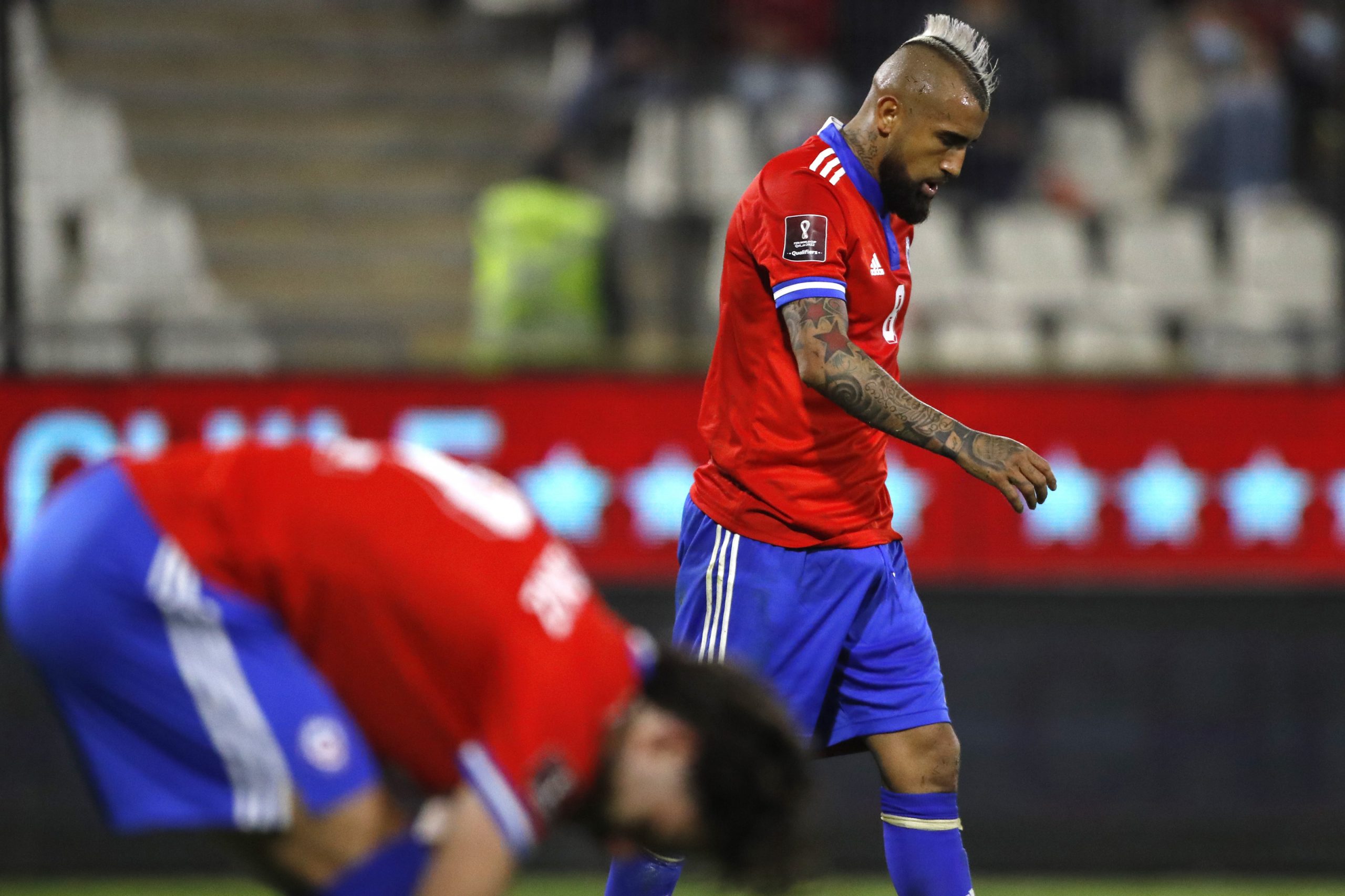 Relator argentino contra La Roja tras eliminación: «Bien merecido se lo tienen»