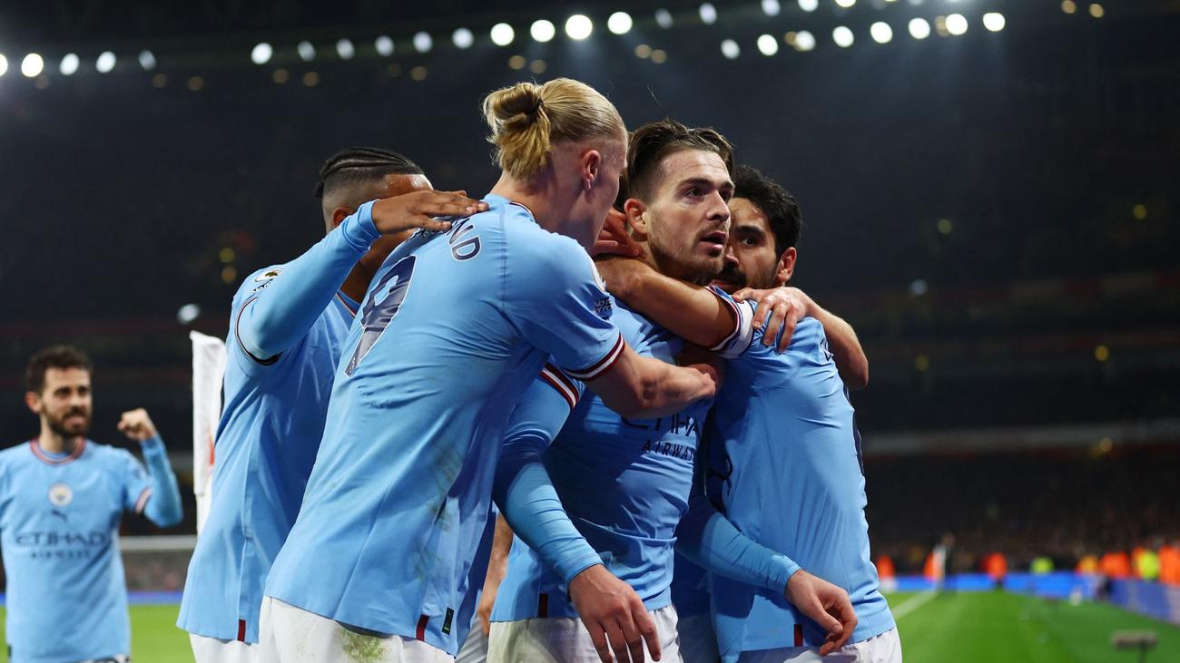 (Goles) City tumba al Arsenal y lo alcanza en la cima de la Premier League
