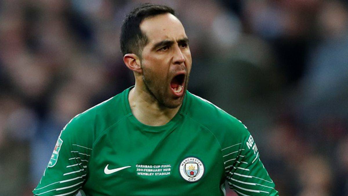 Claudio Bravo se integró a la concentración de La Roja