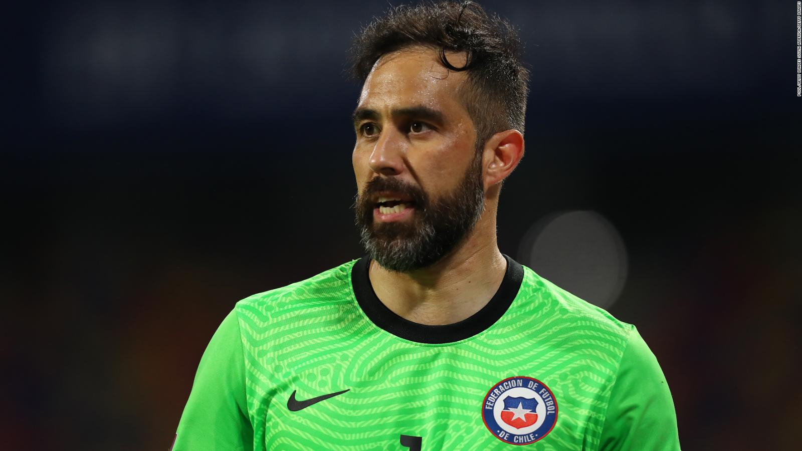 En Colo Colo se ilusionan con la vuelta de Claudio Bravo