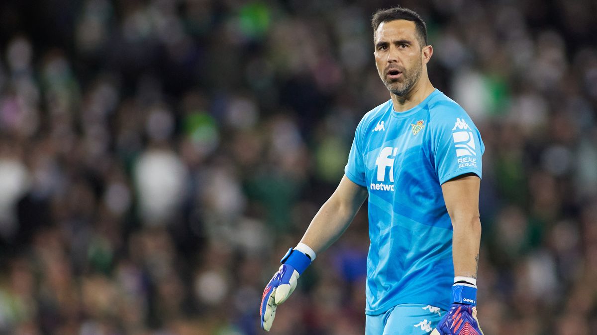 Finalmente Real Betis inscribió a Claudio Bravo en la liga española