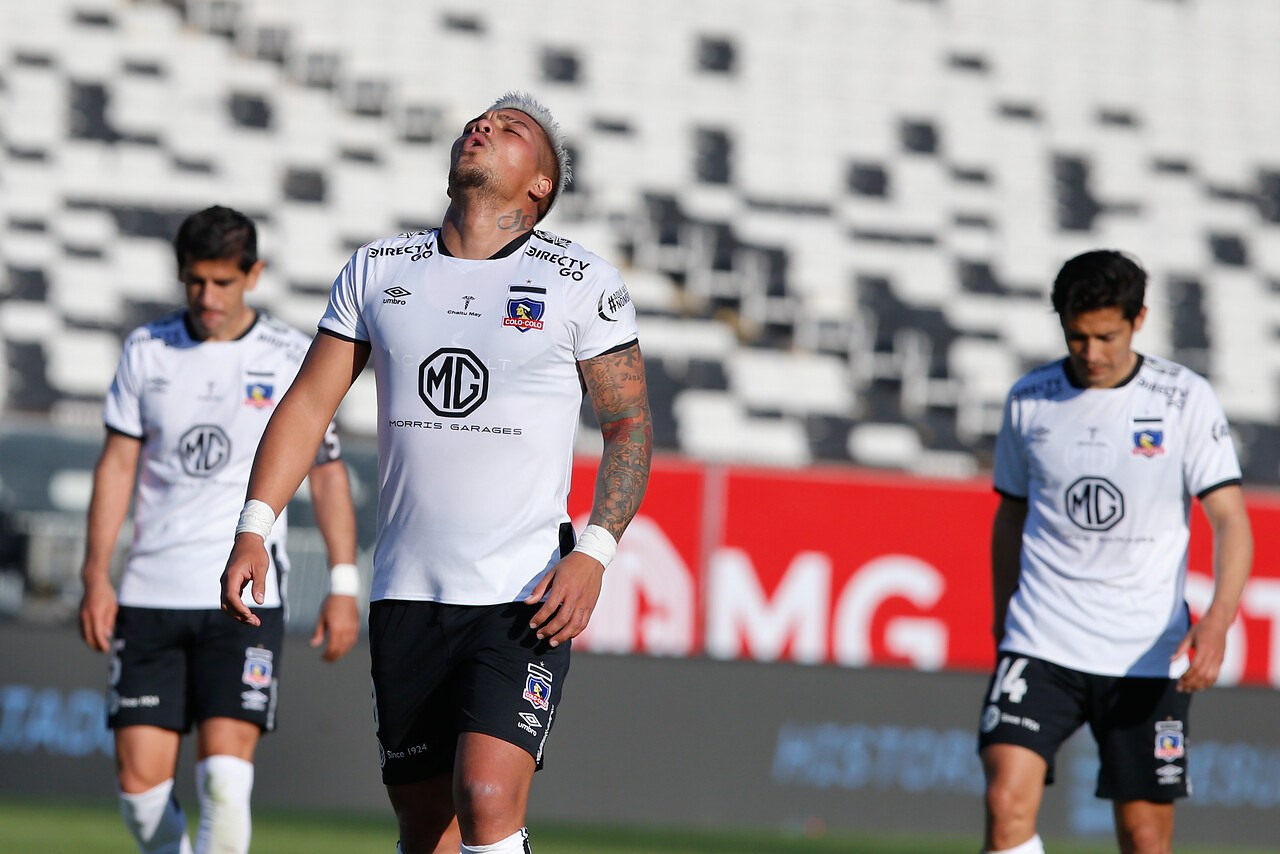 Aseguran que atacante de Colo Colo extendió su contrato