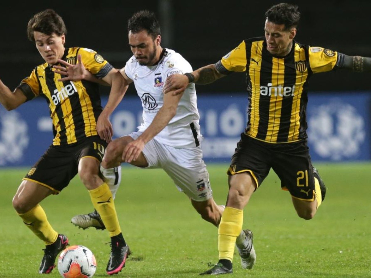 Colo Colo cayó ante Peñarol y quedó al borde de la eliminación