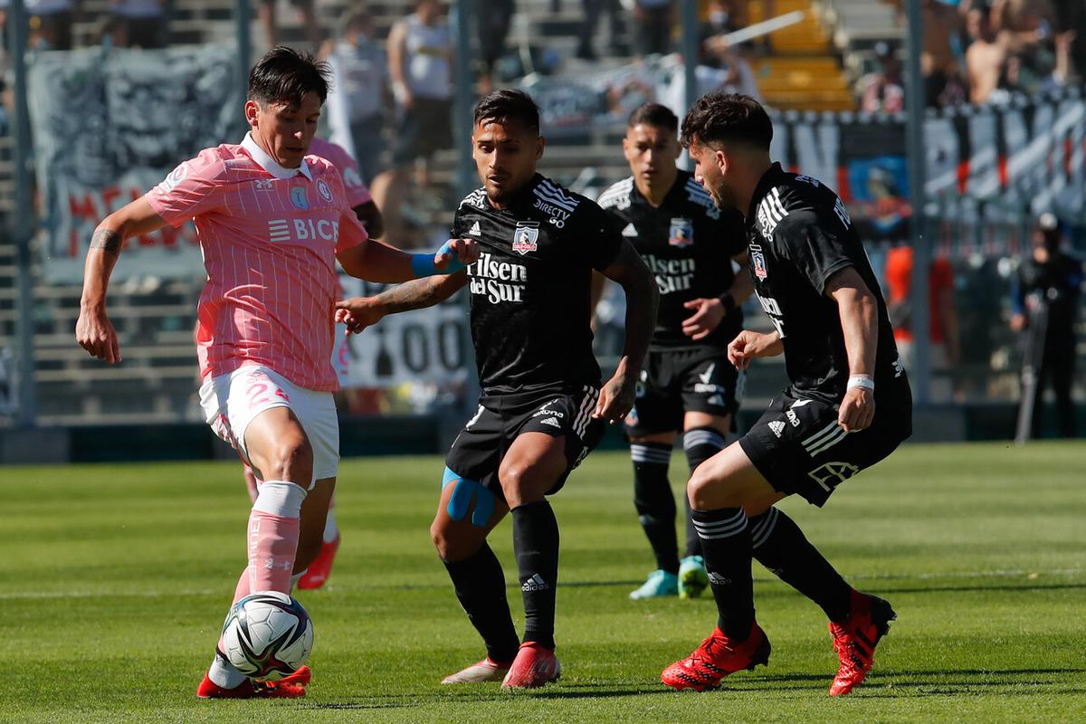 Jugador de Colo Colo contagiado de Covid visitó el camarín de la UC